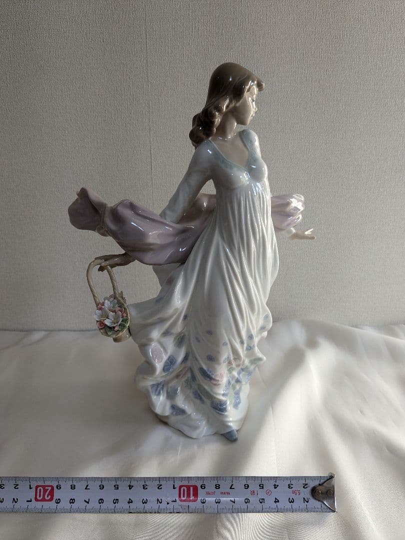 スペイン製 LLADRO リヤドロ 5898 春の輝き 置物