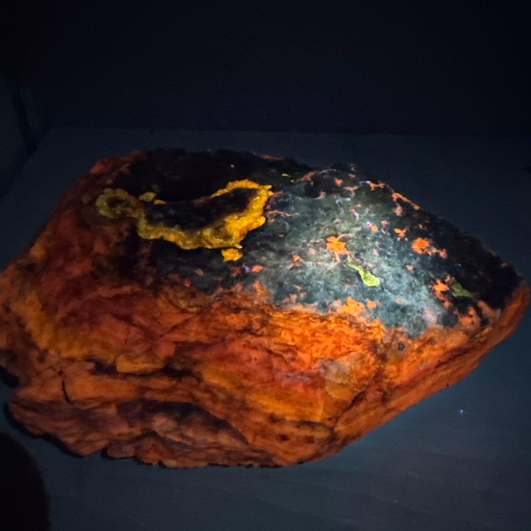 然別オパール 北海道石 蛍光オパール約3200ｇ