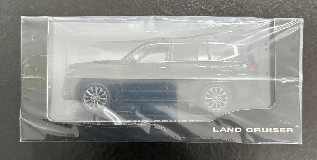 トヨタ ランドクルーザー300 カラーサンプル　ブラック