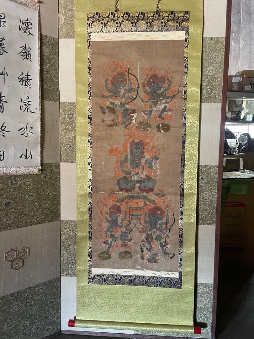 江戸(倉庫)稀少 古い 仏画 明王像 肉筆掛け軸 時代 仏教美術 仏教版画