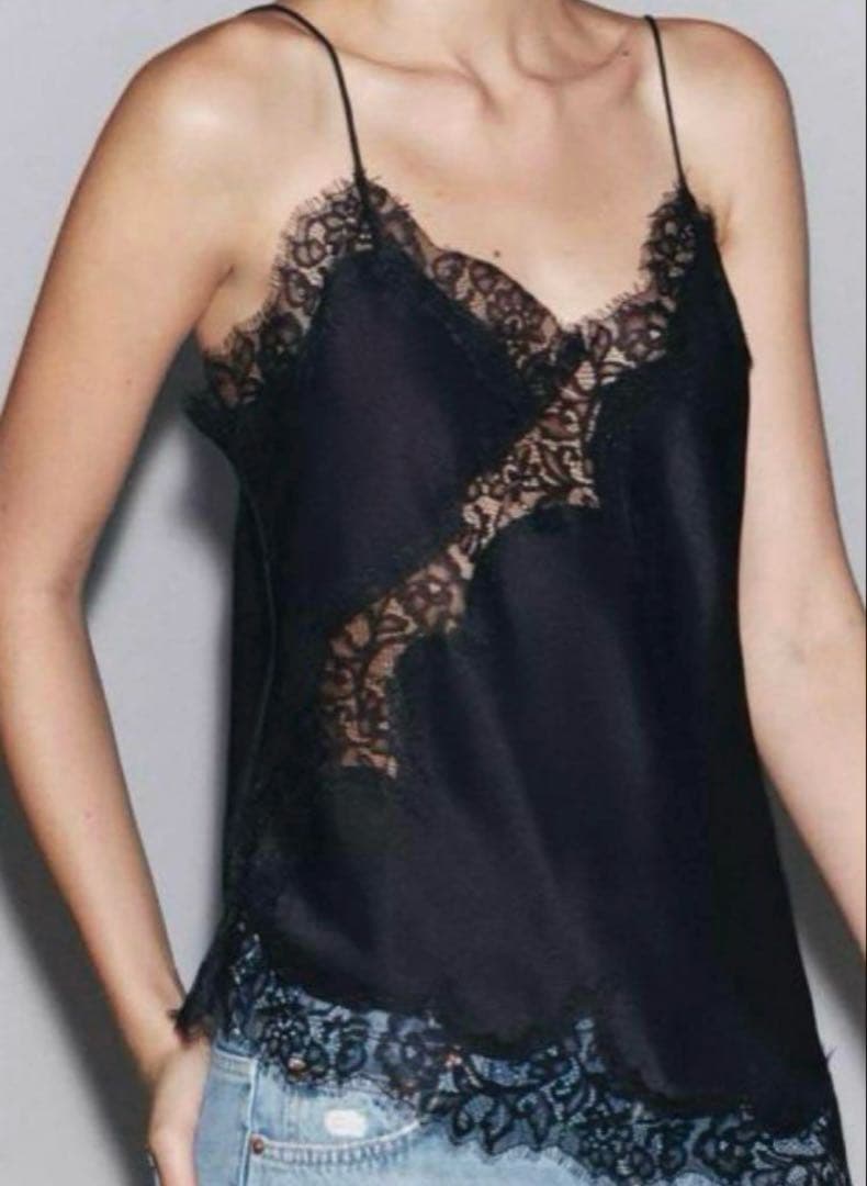 タグ付き新品♡ZARAのレーストリムキャミソールトップス★XSサイズ★ブラック色