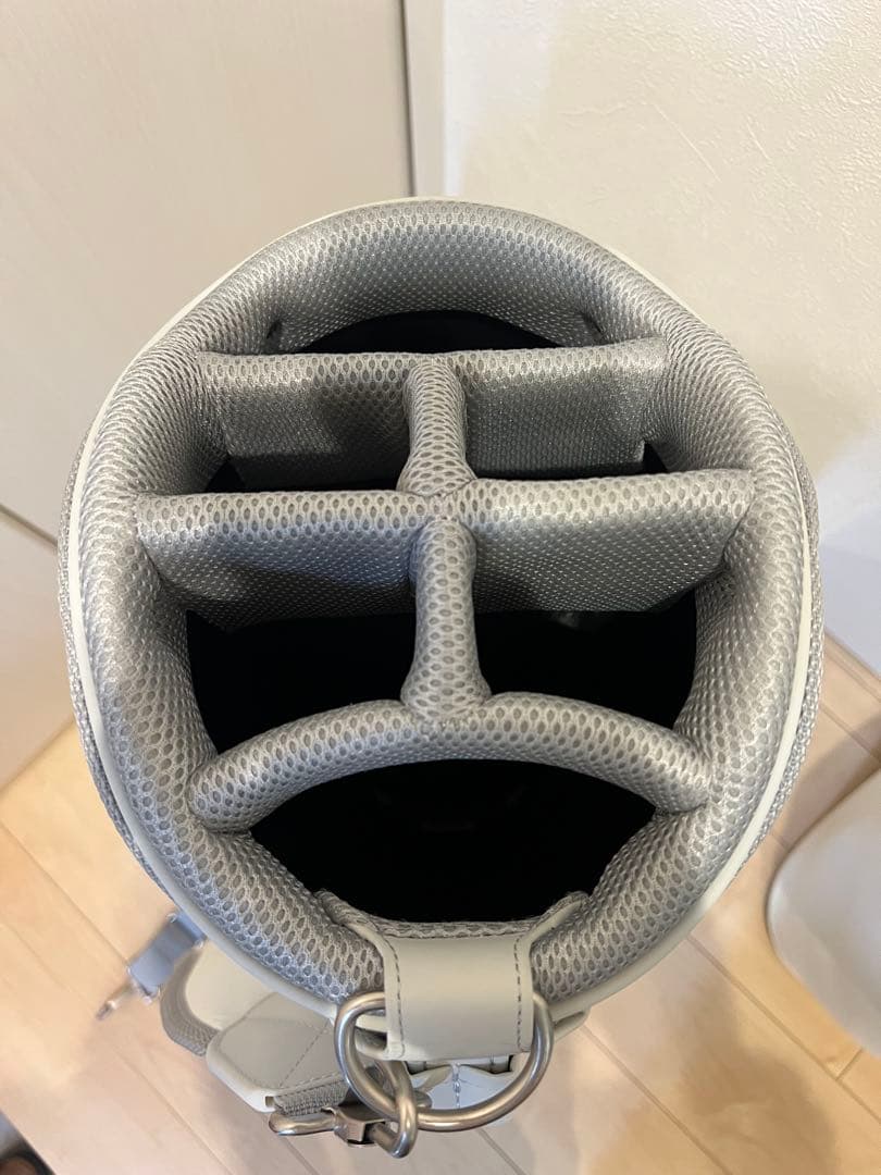 <極美品> ブリヂストン ゴルフバッグ ホワイト/ネイビー　レディース