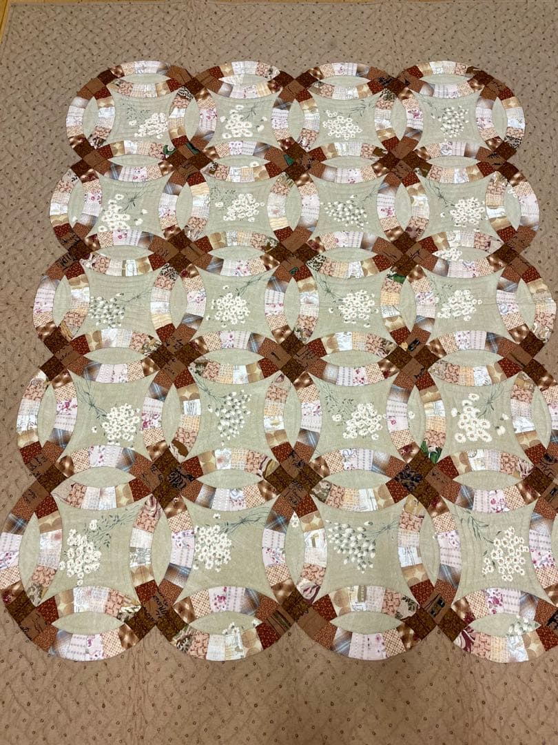 パッチワークキルト　タペストリー　ダブルウェディングリング