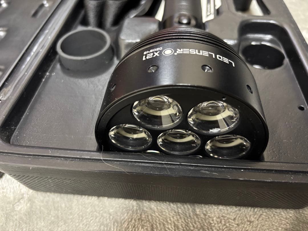 LED LENSER X21 超高出力ライトケース付き