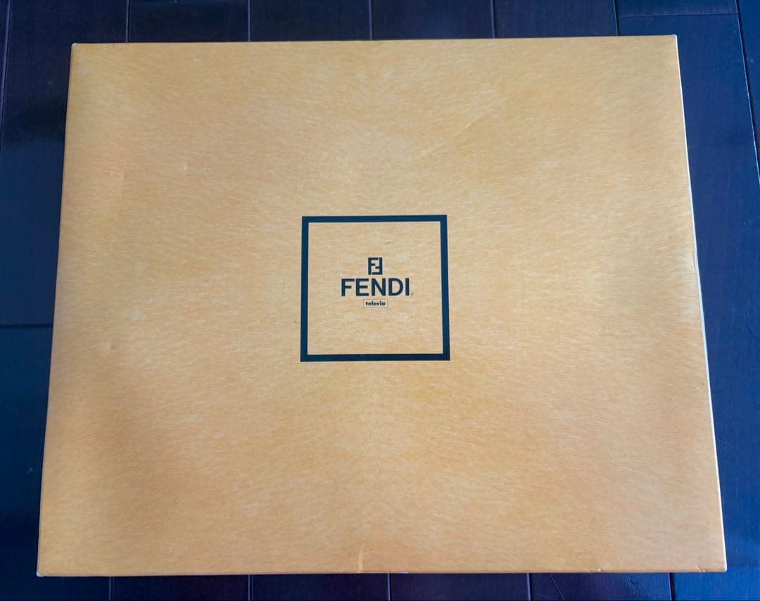 FENDI ストライプバスタオル ギフトボックス付き