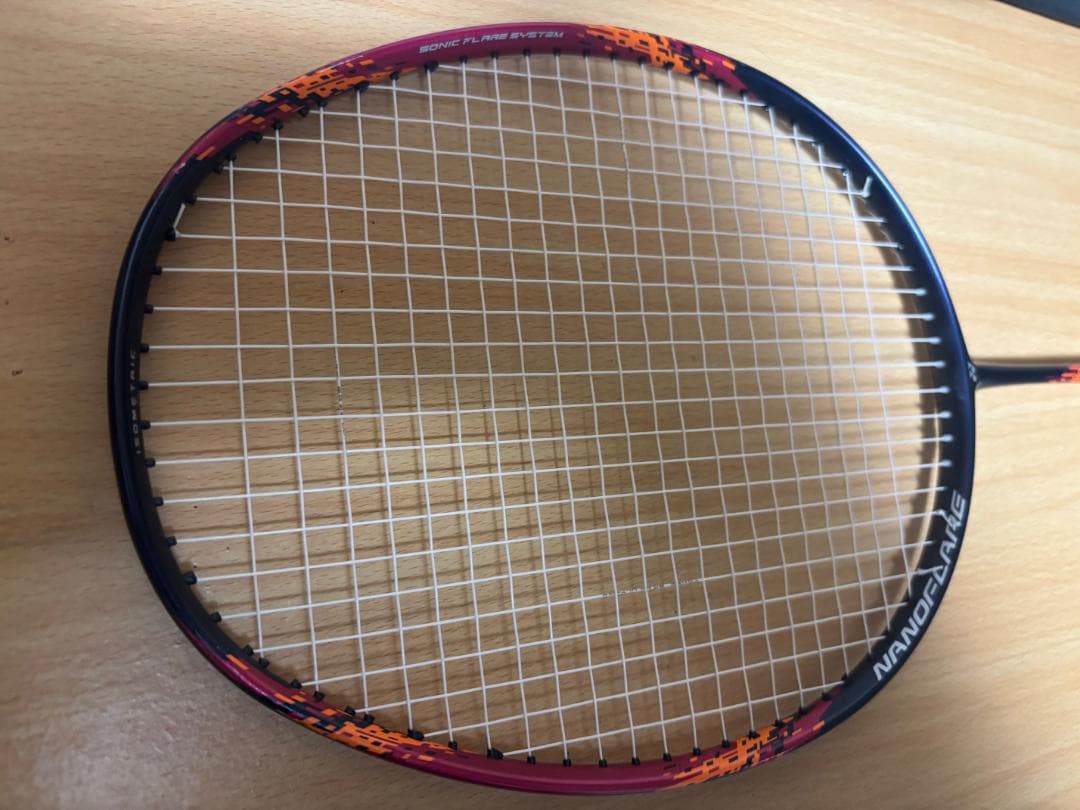 バドミントンラケット ★美品★【廃盤品】ナノフレア700 5UG5 マゼンダ