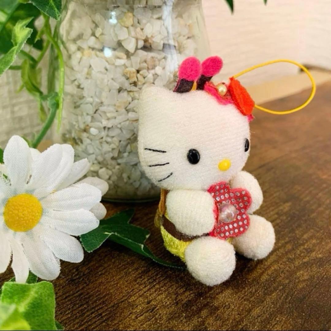 激レア　ハローキティ ミツバチ マスコットビーズ付き　キーホルダー ストラップ