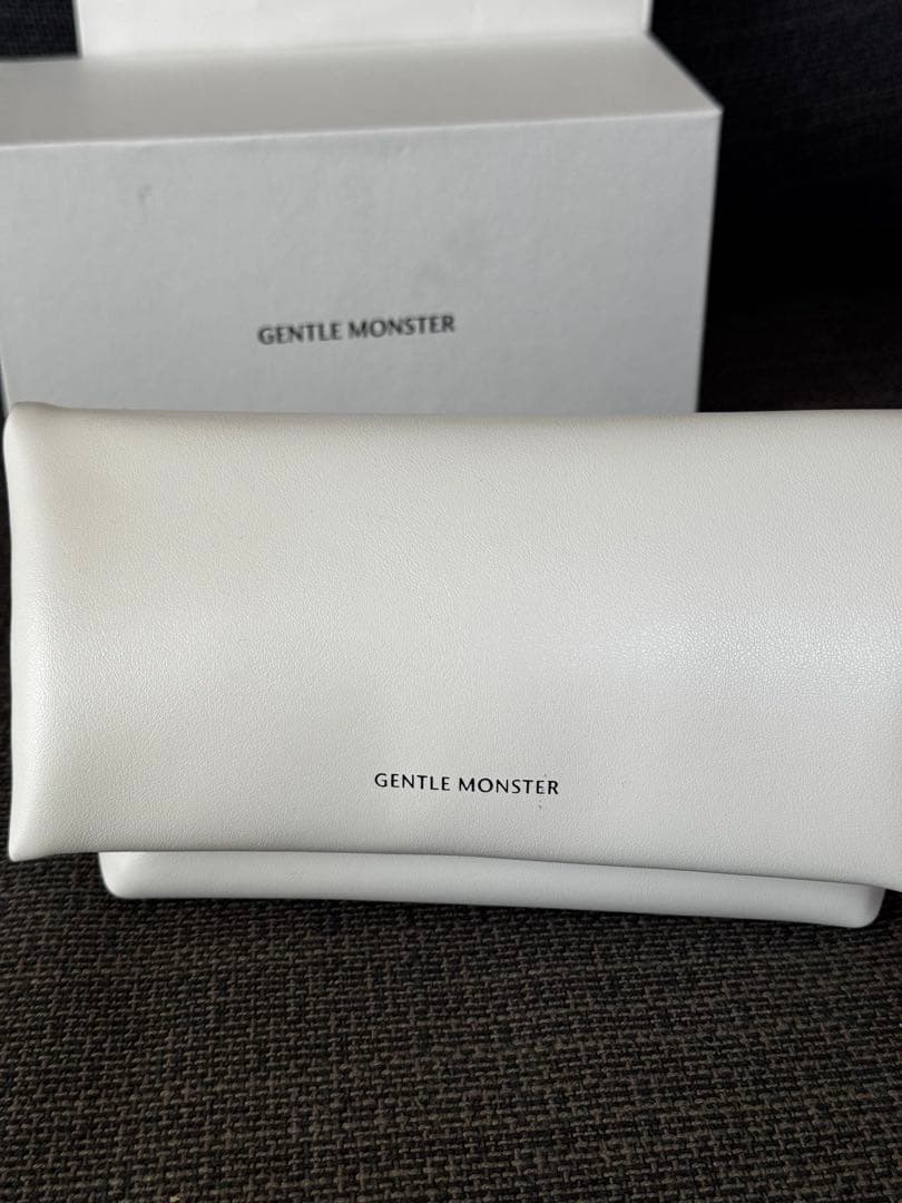 GENTLE MONSTER ブラックサングラス