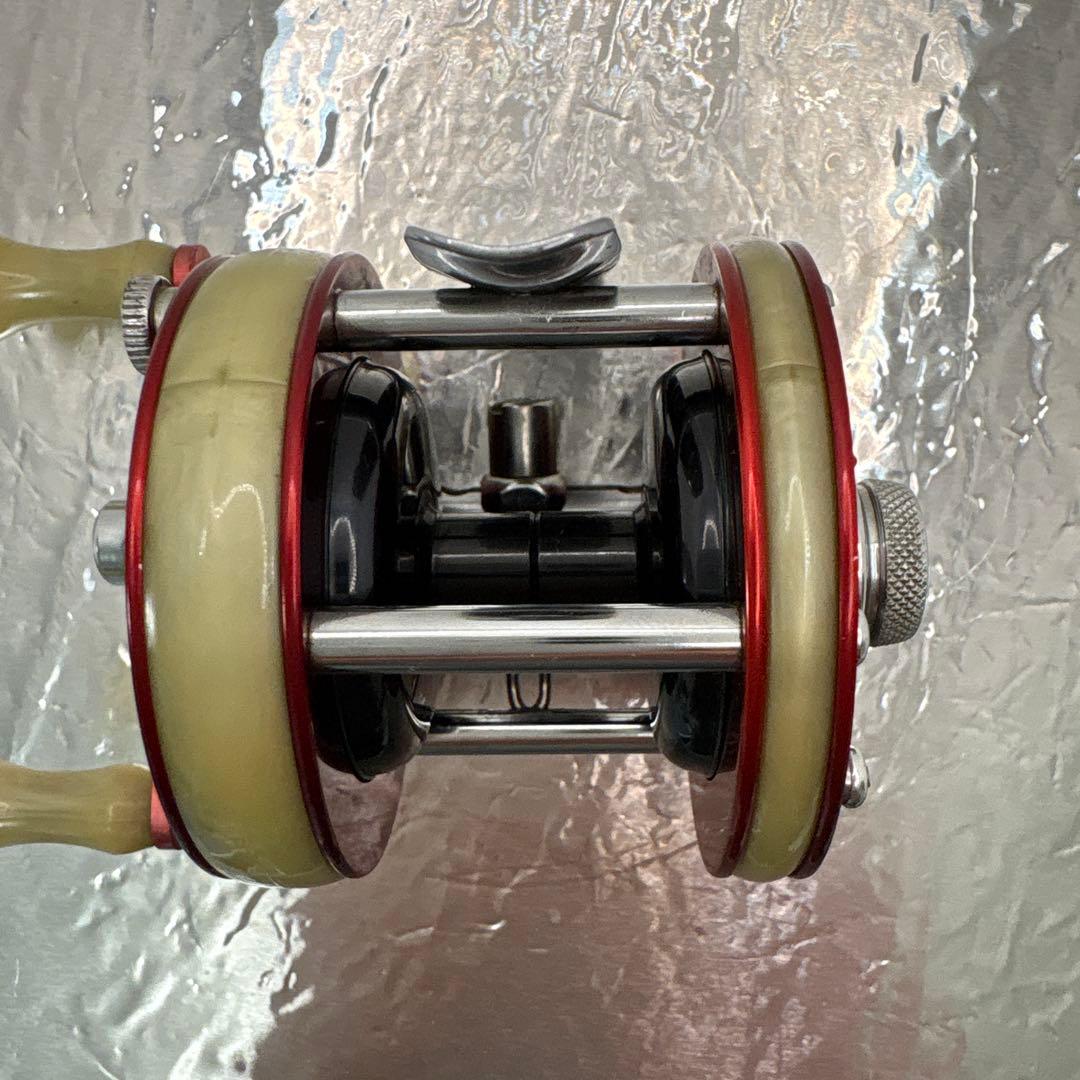 ABU Ambassadeur 2050 リール