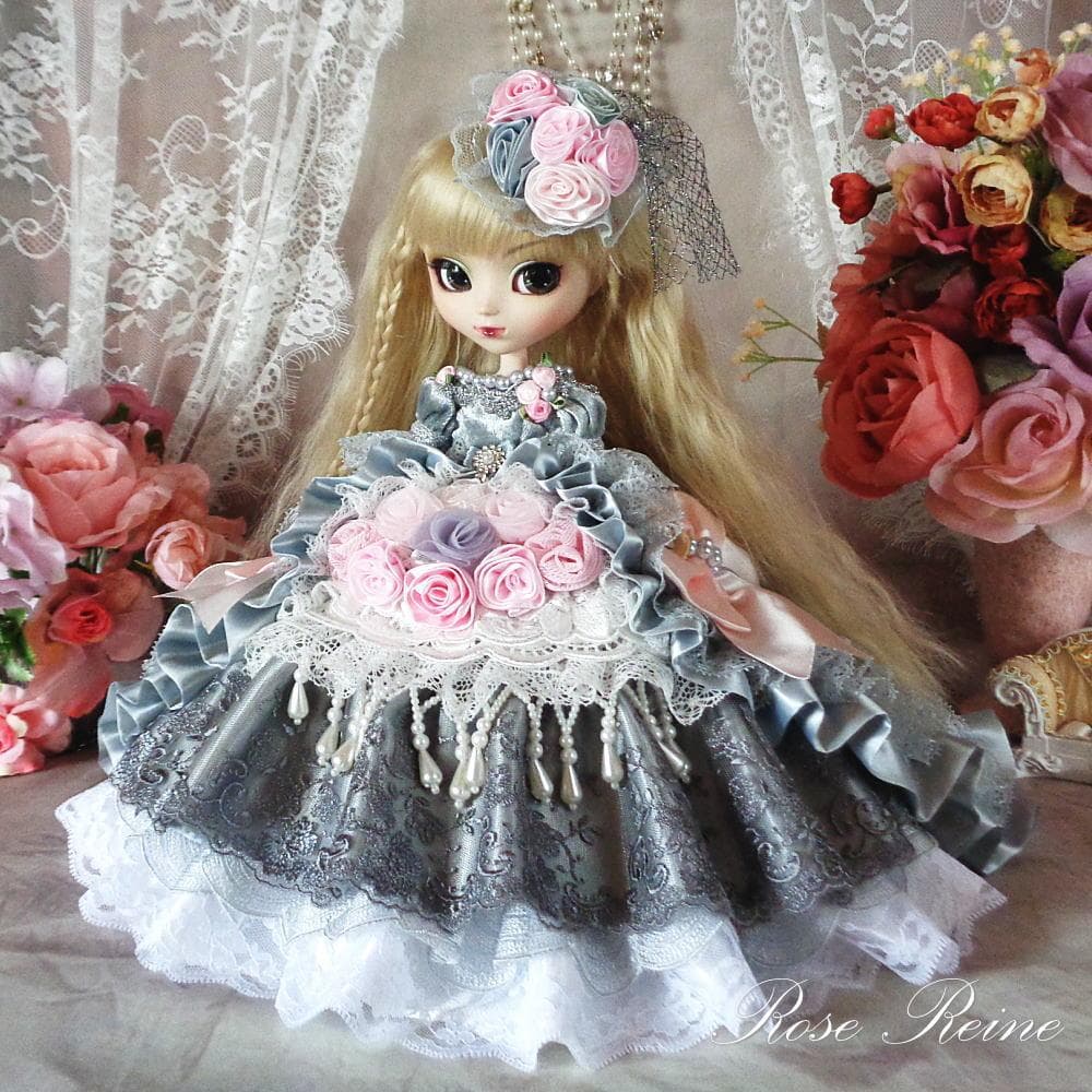 ★初売りセール エリザベス王妃 シルバーグレーのエレガントオーバートレーンドレス