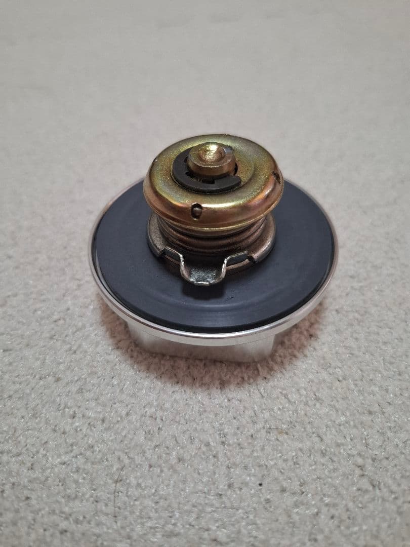 TRD　オイルフィラーキャップ　当時物（ワンタッチ式）