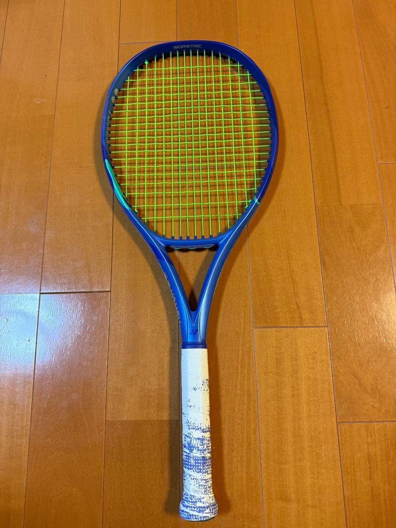 ヨネックス　イーゾーン 100 グリップサイズ2