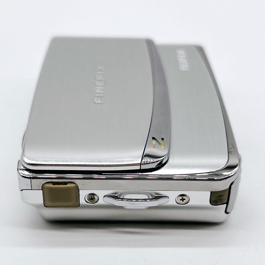 FUJIFILM フジフィルム FinePix z70 シルバー デジカメ