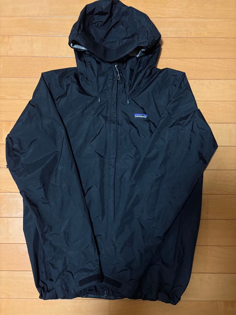 patagonia メンズ M ブラック ナイロンジャケット