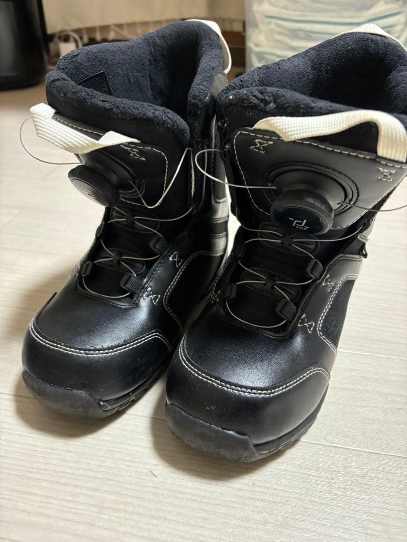 スノーボードブーツとバインディングセット