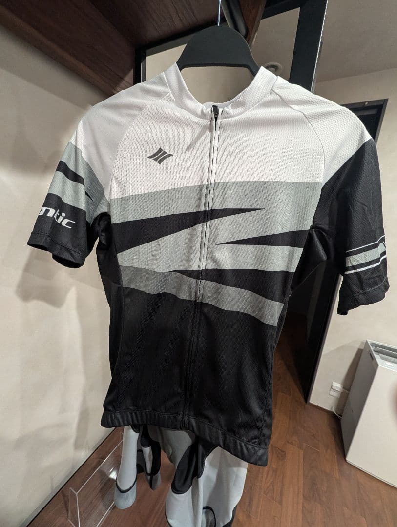 【新品同様】Madone SL 6 Di2 Gen 6 + 未使用備品一式