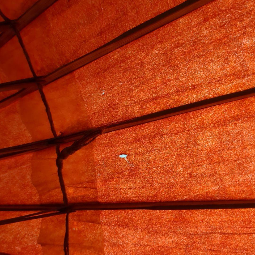 伝統的な赤い和傘