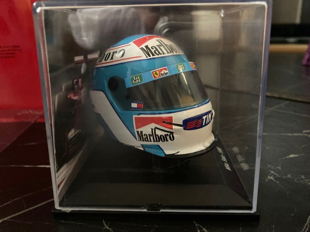 希少　マルボロ仕様　ビッグスケールF1コレクション　サロ　1/5 ヘルメット