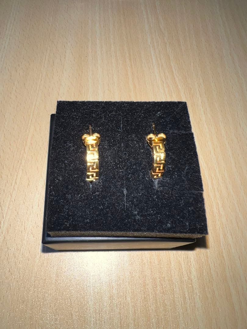 VERSACE 両耳ピアス　ゴールド値下げしました