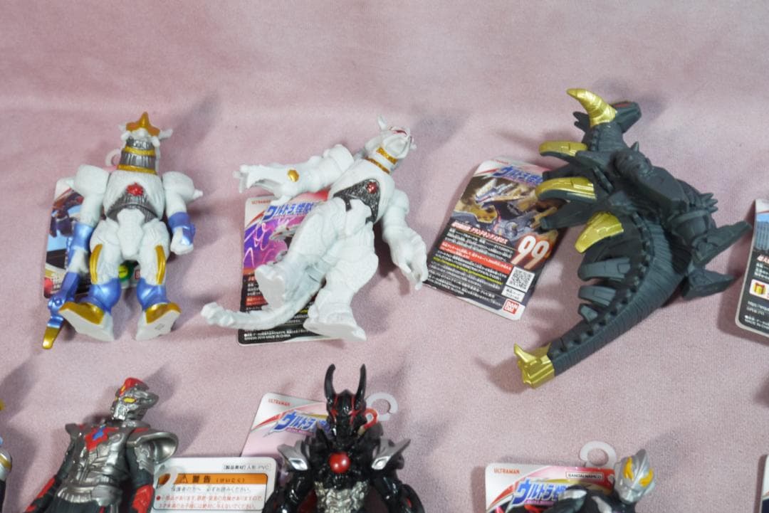 ウルトラヒーローシリーズ　ウルトラ怪獣シリーズ　タグ付きソフビ28体