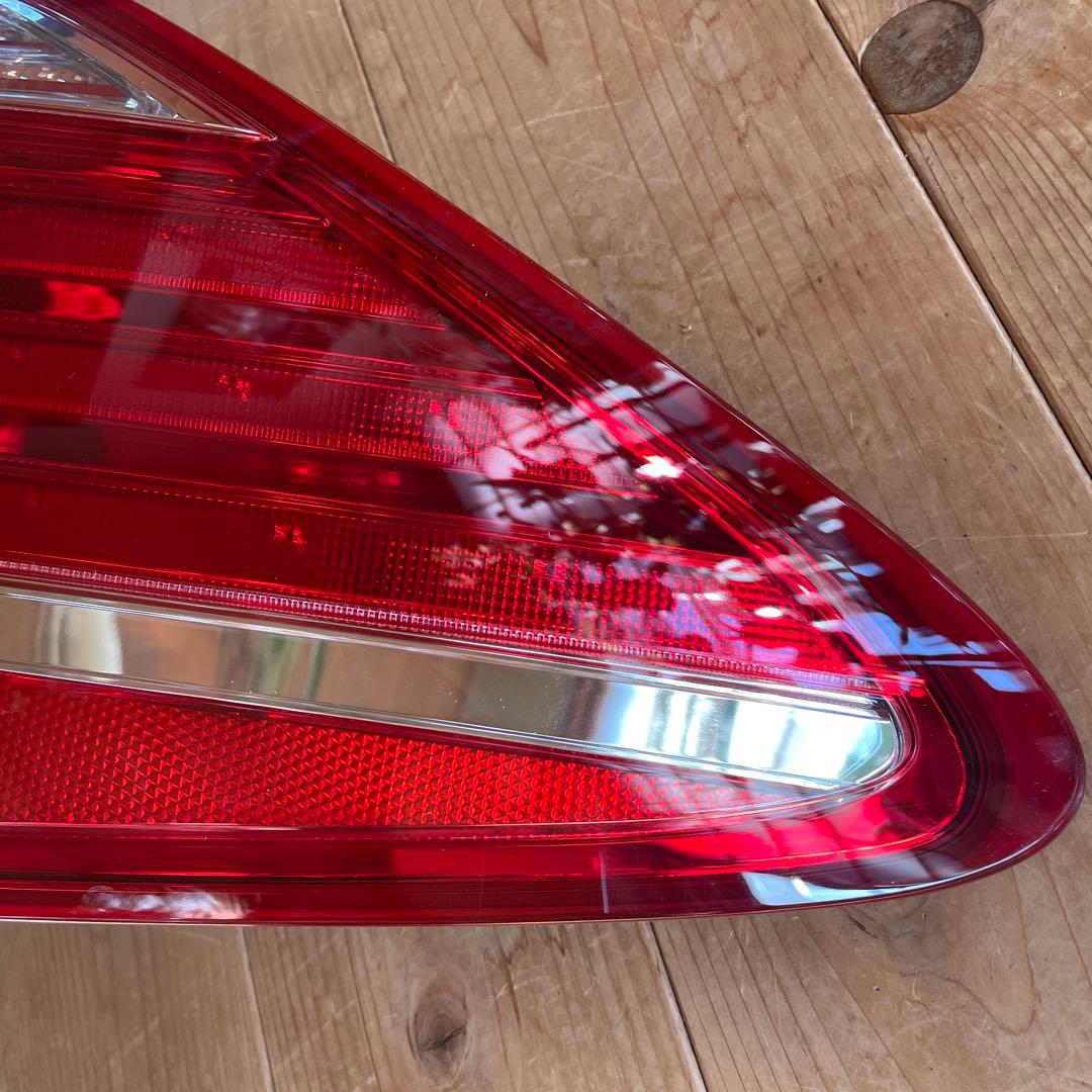 クラウン　GRS200 右テールランプ　ICHIKOH30-370