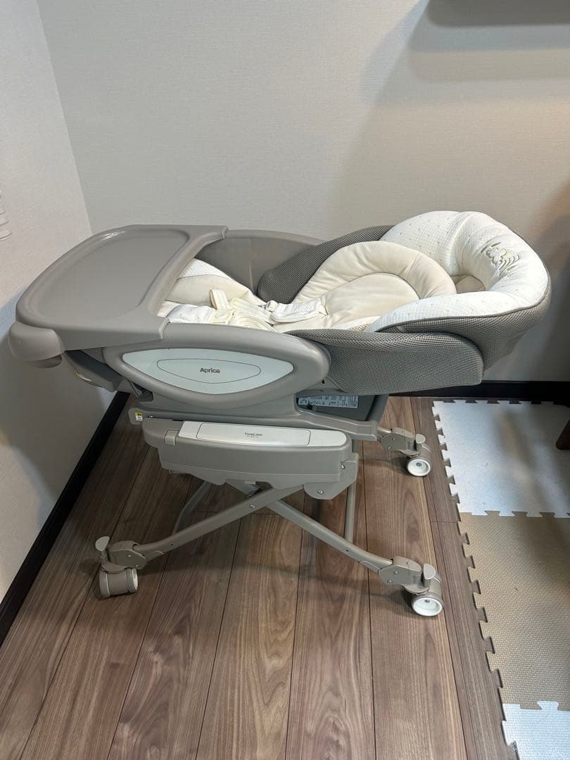 Aprica ユラリズム オート ムーンロック BR