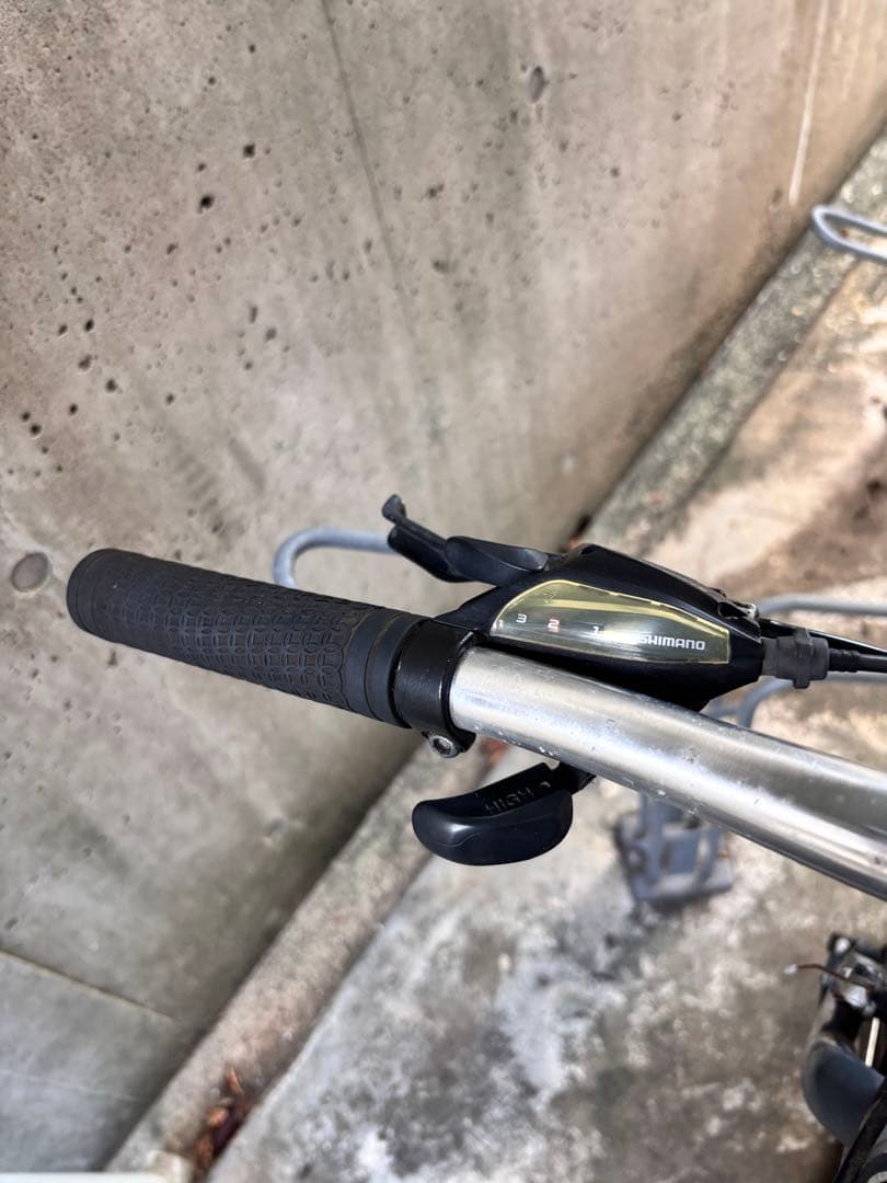 ⚠️ブータン商品【直接引取&ジャンク】GIOS クロスバイク グレー