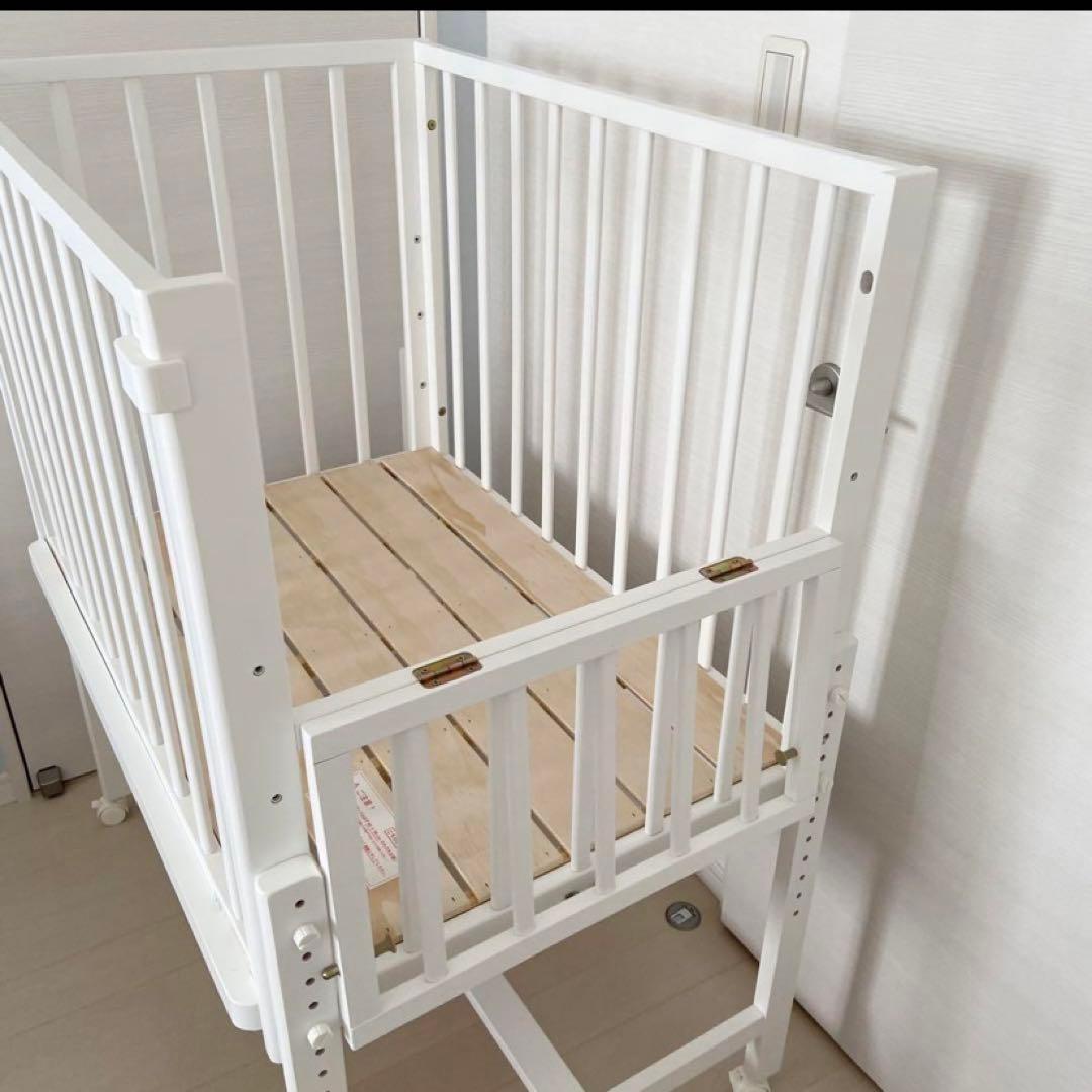 大和屋　ベビーベッド　そいねーるミニ　ホワイト　サポートベルト　マットレス付き