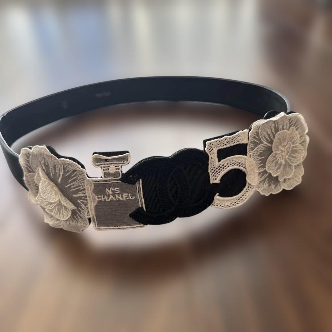CHANEL香水ボトルデザイン ベルト