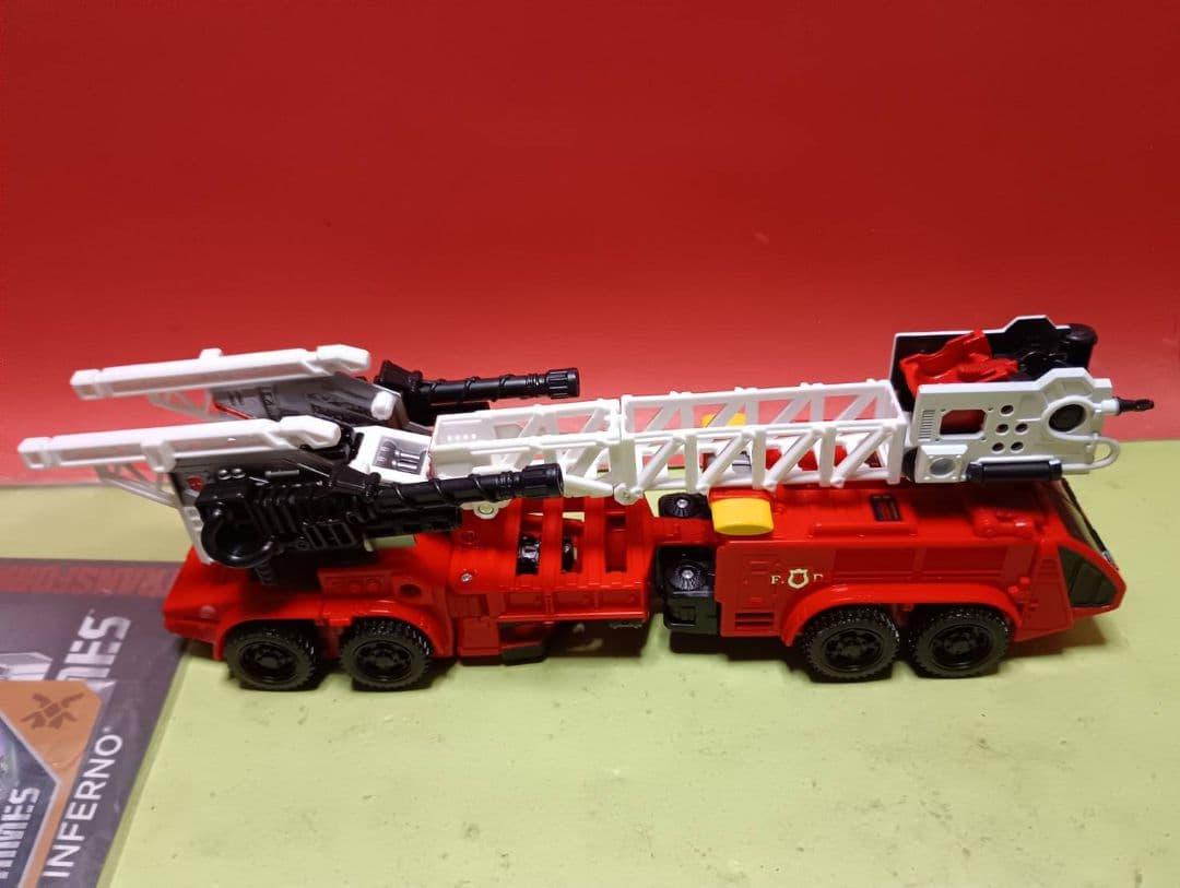 激レア!中古品トランスフォーマーコンバイナーウォーズ インフェルノ