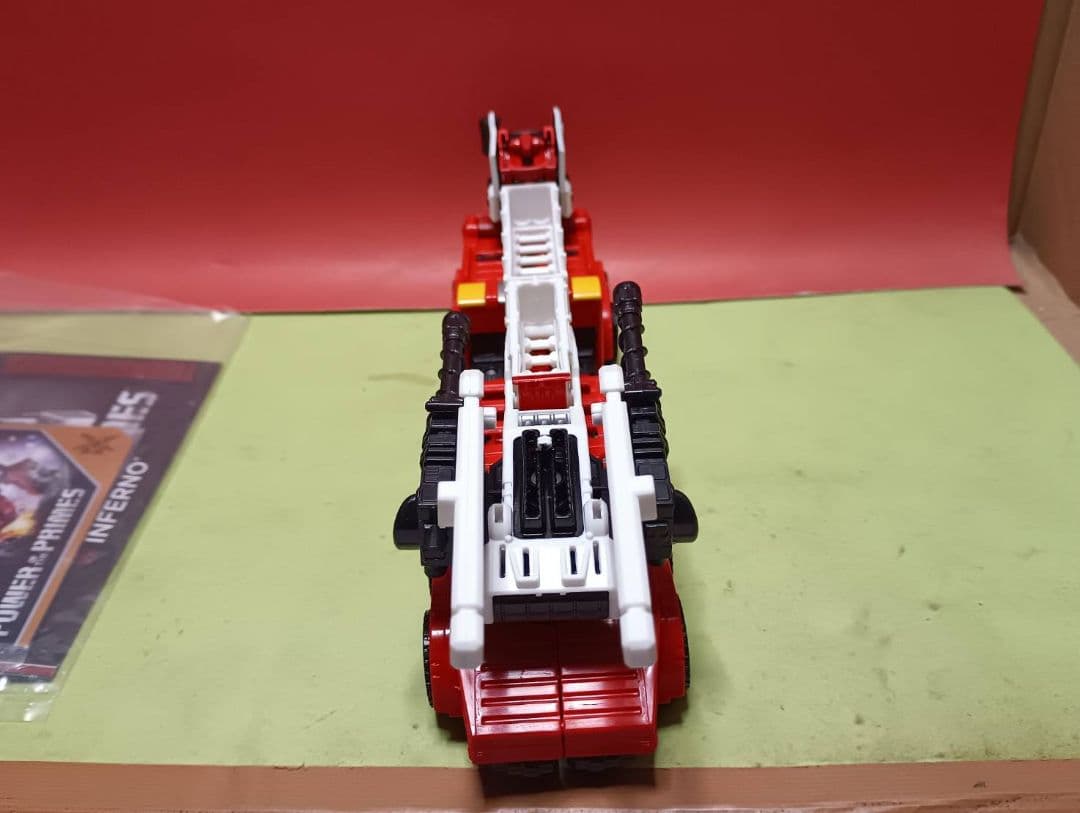 激レア!中古品トランスフォーマーコンバイナーウォーズ インフェルノ