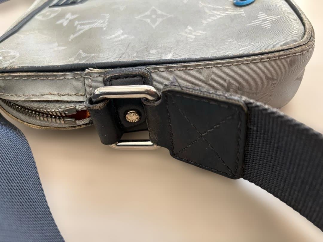 ルイ ヴィトン ショルダーバッグ サテライト メッセンジャー