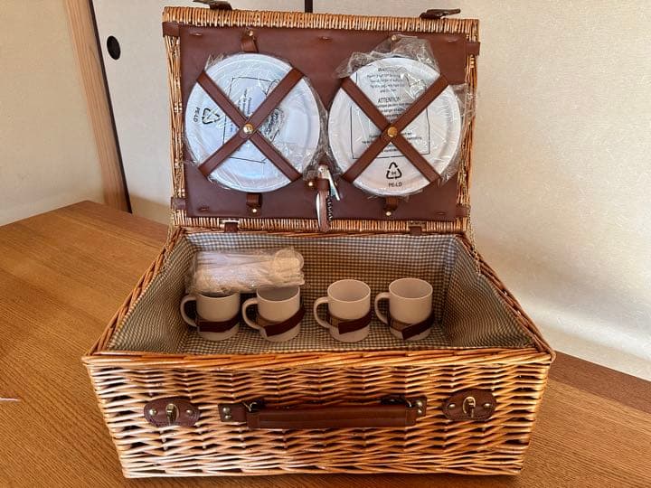 ピクニックバスケット食器付き