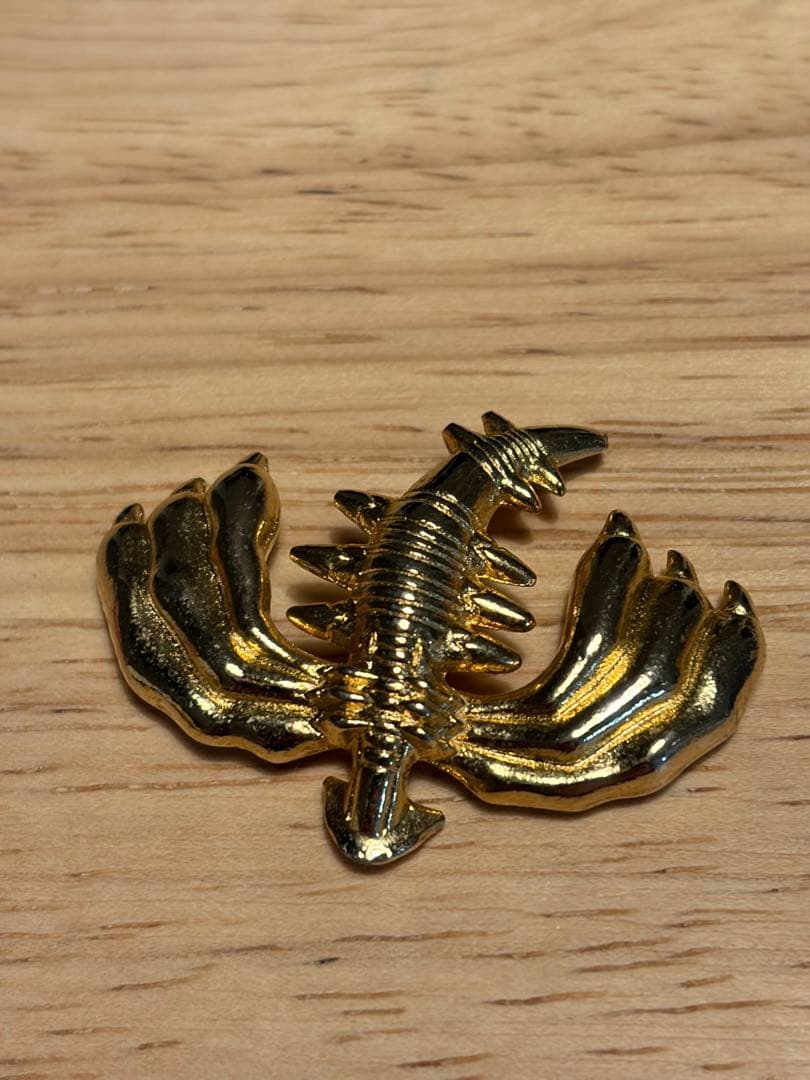 ポケモンギラティナ　メタルフィギュア　金色