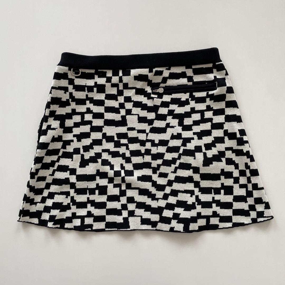 デサント　レディース　ゴルフ　スカート　ブラック