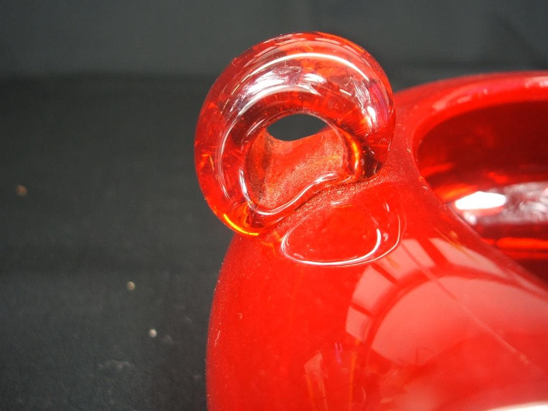 昭和中期物の美しい赤ガラスの吊るし円形花器 テーブルアクア USED品