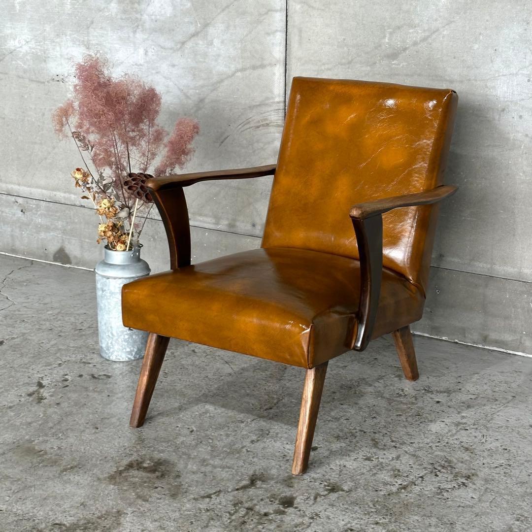 ✦1960〜1970✦PUレザー張り　ラウンジチェア 木製脚　喫茶店　昭和レトロ