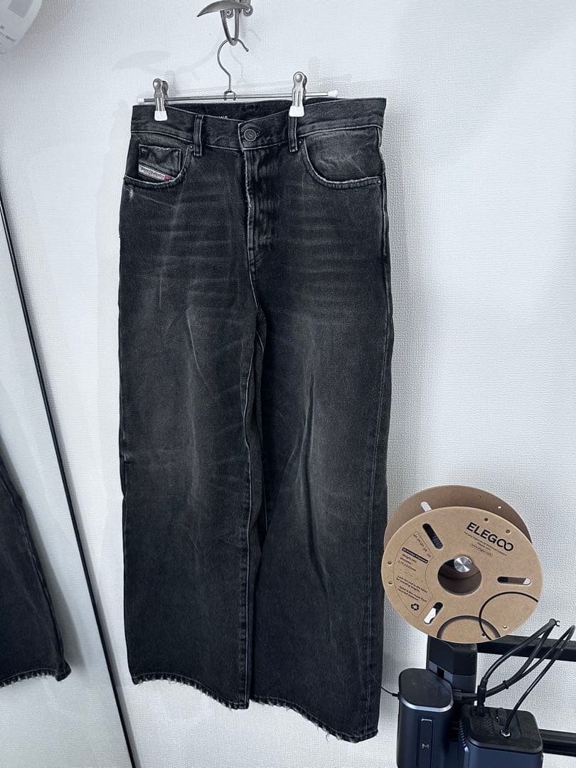 Diesel ダークグレー ワイドレッグデニム　ダメージ