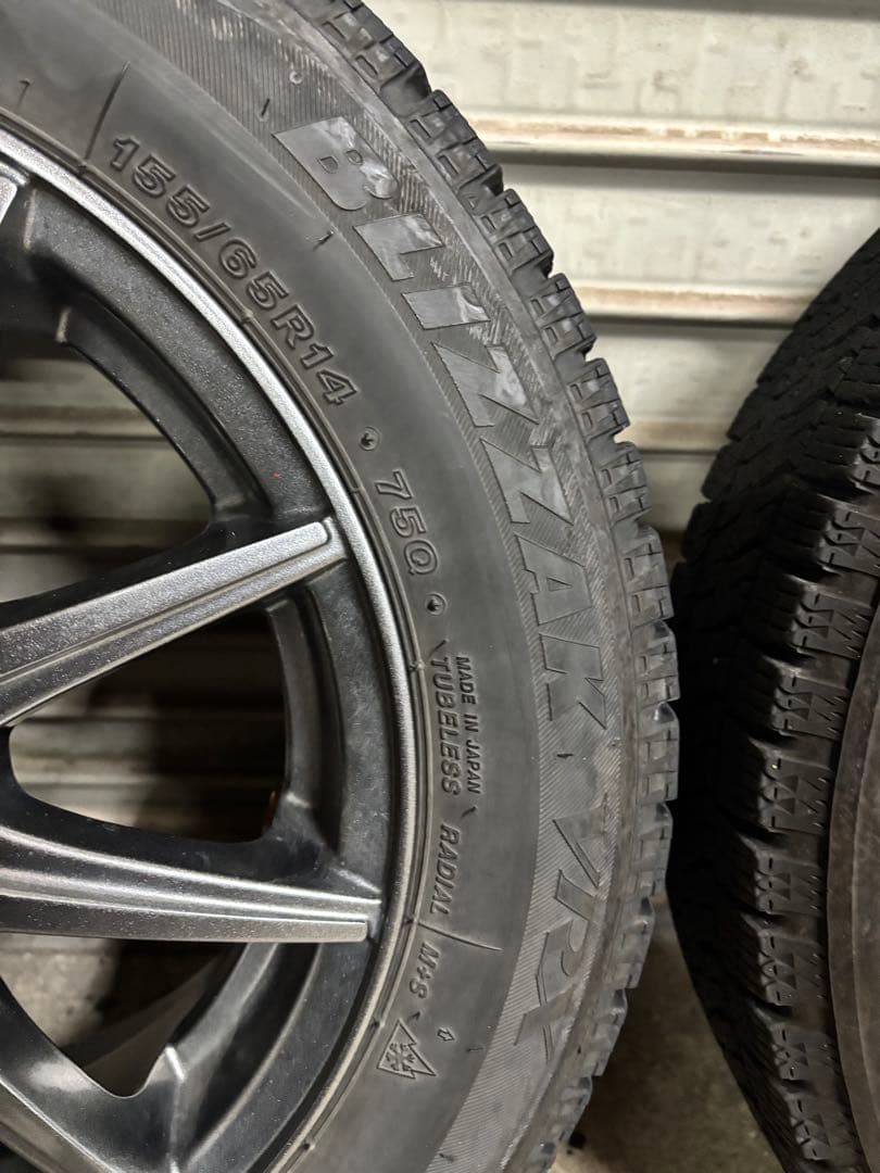 美品　ブリザックVRX 155/65R14 タイヤ・ホイールセット　スタッドレス