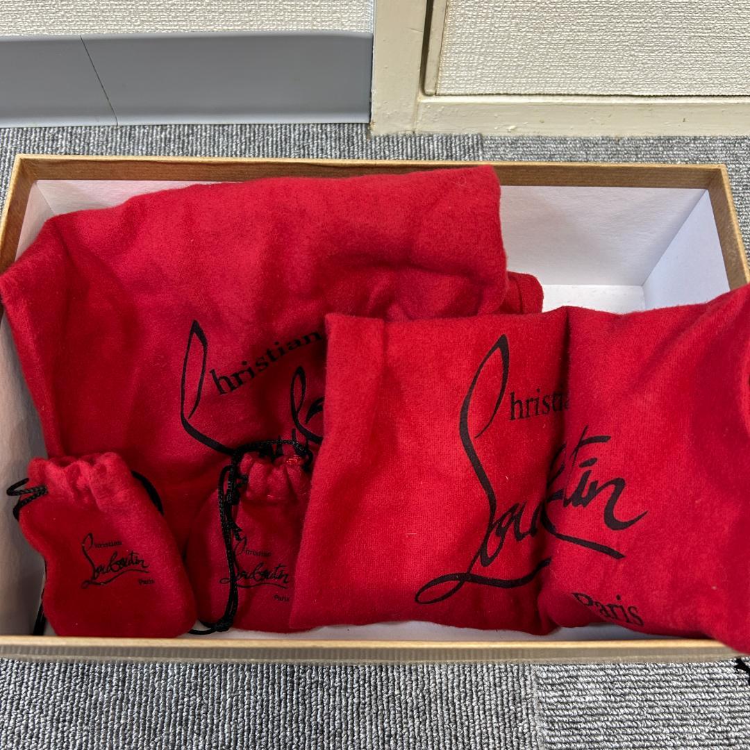 クリスチャンルブタン スタッズサンダル ブラック