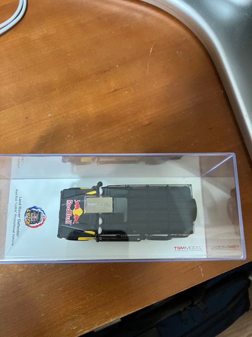 断捨離の為出品　ランドローバー　レッドブル