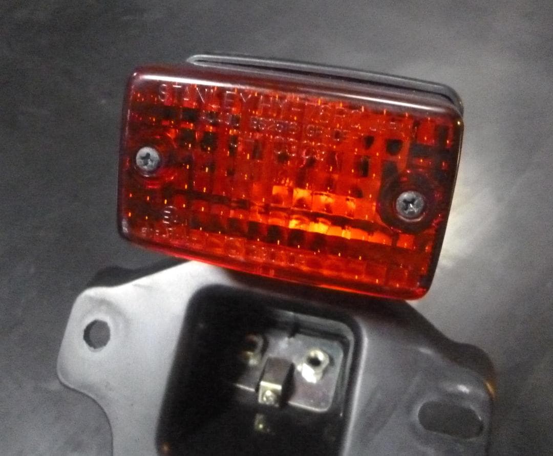 ホンダ　XLR250R リアフェンダー 純正　MD22