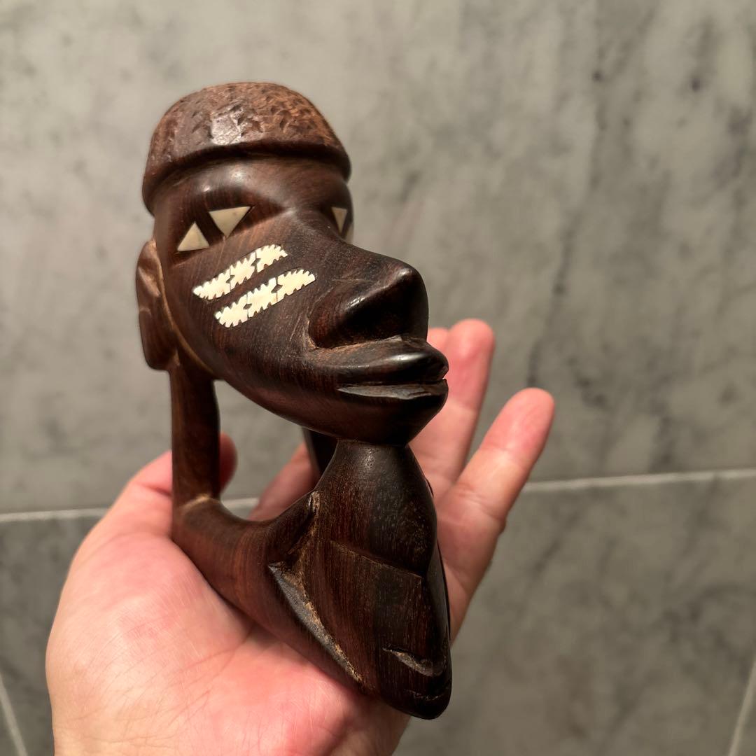 西アフリカビンテージ本能的に引き寄せられる瞳やお顔の貝殻が美しい一刀彫りオブジェ