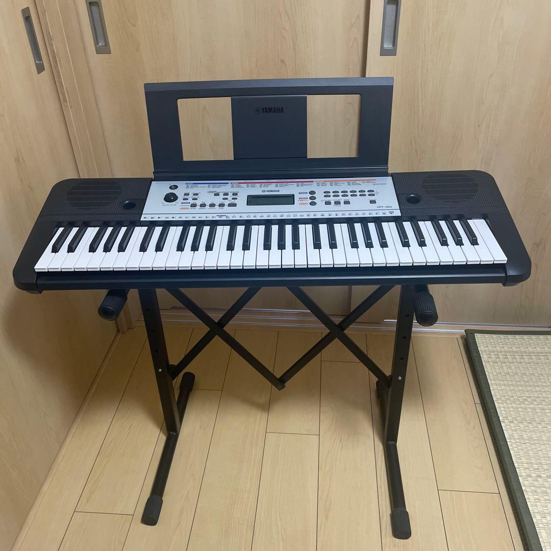 Yamaha 61鍵キーボード　ピアノス電子ピアノ　スタンドセット　ドイツで購入