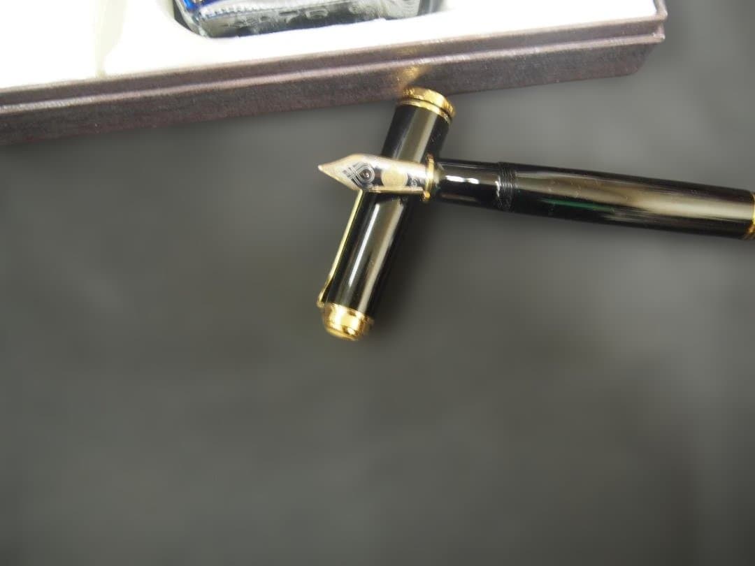 K*s様 中古　万年筆　ペリカン　スーベレーン　M-1000　黒　2015年購入