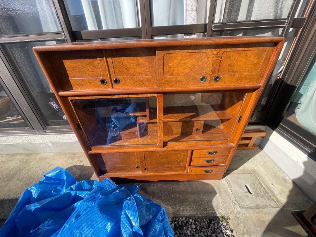 木製ガラス扉収納棚 引き出し付き