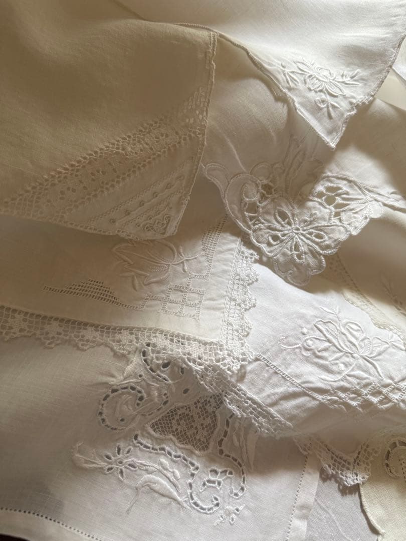 SALE❗️フランスアンティークஐ⋆*ホワイト刺繍レースのハンカチ・クロス