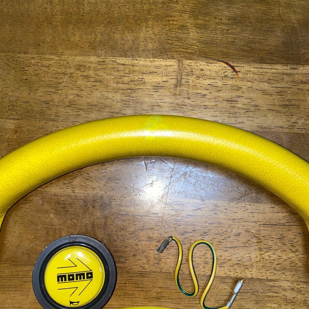 momo モモ　ステアリング コマンド　Command　黄色　イエロー