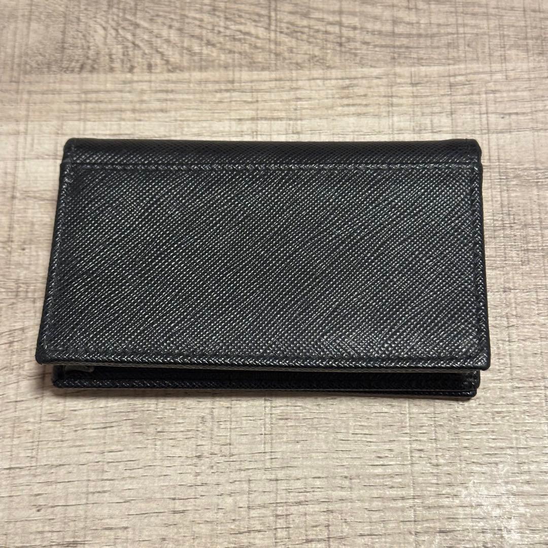 新品未使用　プラダ　名刺入れ　サフィアーノトライアングル　2MC122 QHH