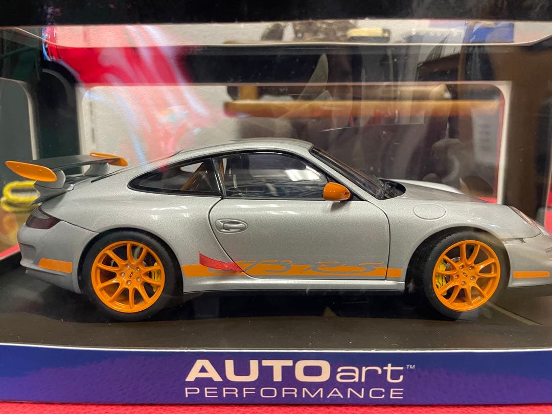 オートアート　ポルシェ997 GR3 RS